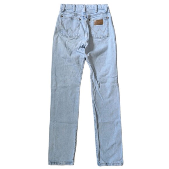 Wrangler Women's Iconic Cowboy Cut JeanLight Wash Size 7 x 36 - Picture 2 of 13